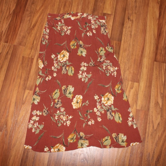Floral skirt - Picture 1 of 3